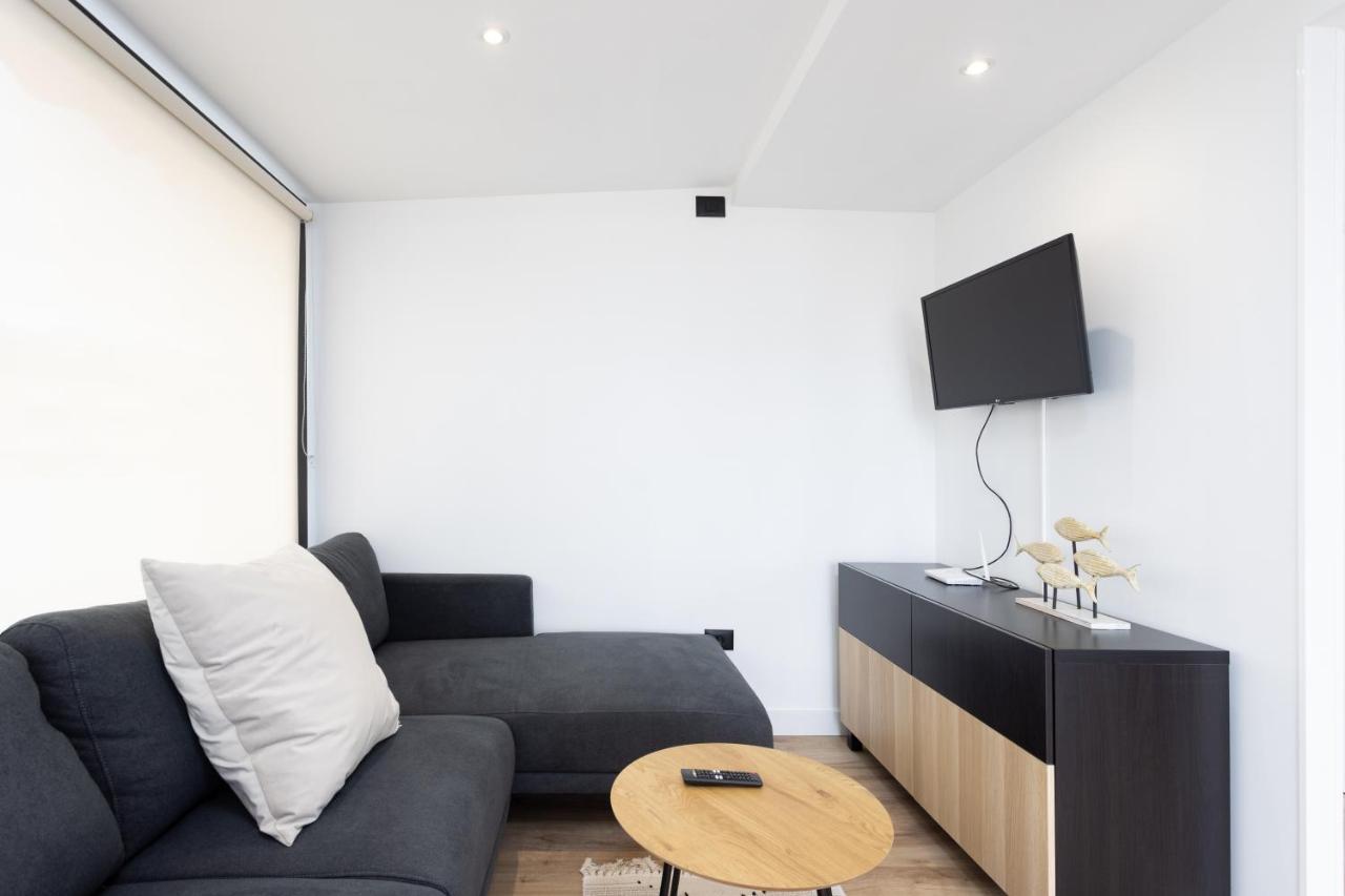 Apartment 153 Sunny Olympia By Sunkeyrents